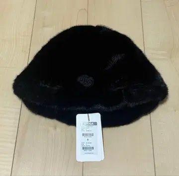 UTAA 블랙 버킷햇 퍼