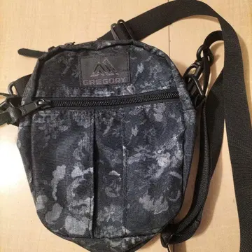 그레고리 퀵 포켓 M 블랙 태피스트리 숄더백