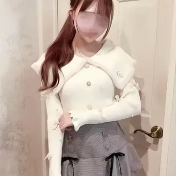 모에냐 아베일 니트 풀오버 화이트