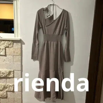 미사용 새상품 택 포함 rienda 비대칭 프론트 머메이드