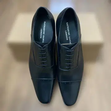 새상품 KATHARINE HAMNETT 드레스 신발 26cm 블랙