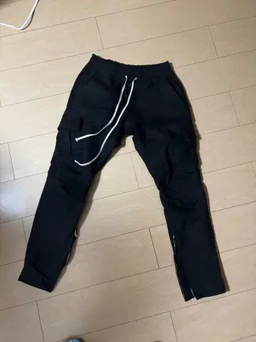 Danile Smith 블랙 카고 팬츠