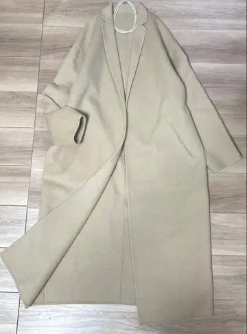 1~2회 착용 새상품급 플라주 해밀턴 코트 베이지 38