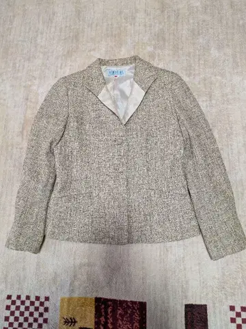 VINVERTS 반베일 테일러드 자켓 베이지 계열 실크