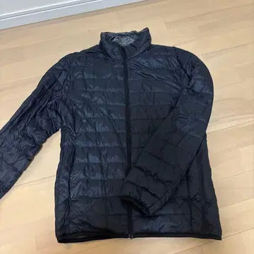 UNIQLO 블랙 다운 자켓 M 라이트 다운