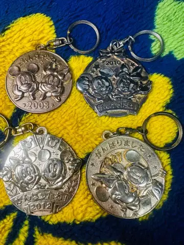 도쿄 디즈니 리조트 기념 메달풍 키링 묶음 판매 2008-2012
