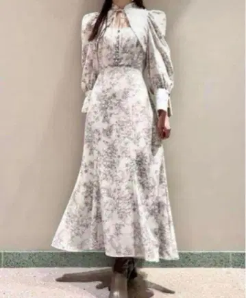 플라워 프린트 화이트 드레스