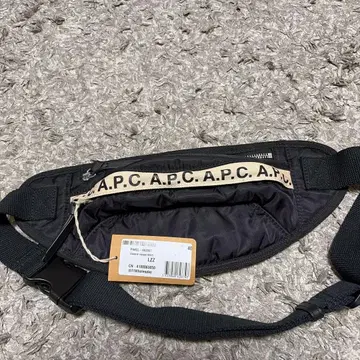 A.P.C. 블랙 바디백