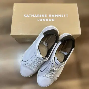 KATHARINE HAMNETT 가죽 스니커즈 화이트/블랙