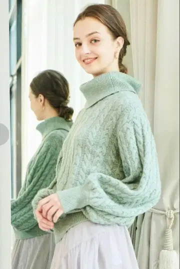 모헤어 라이크 오프 터틀 케이블 풀오버