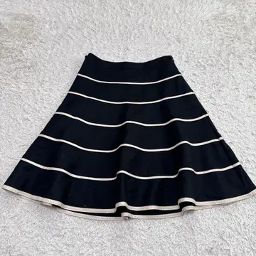 [ 빅 사이즈 ] TOBECHIC 울 나일론 캐시미어 플레어 스커트 42