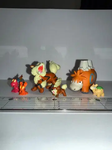 입체 포켓몬 도감 8체 세트