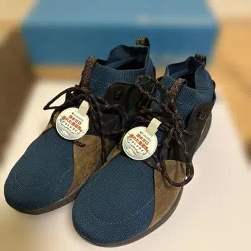 새상품 컬럼비아 트레킹 슈즈 29cm