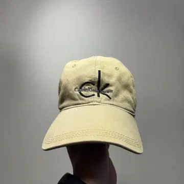새상품급 대만제 캘빈클라인 캡 베이지 자수 로고