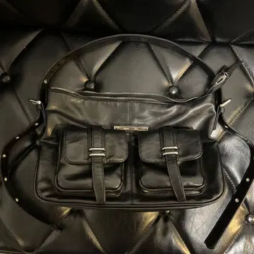 Metin Kim 블랙 가죽 숄더백 새상품급