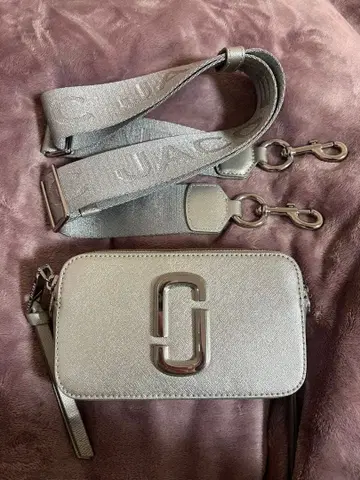 마크 제이콥스 숄더백 실버