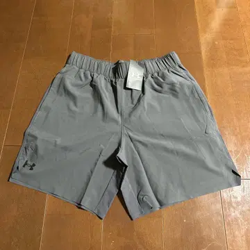 언더아머 그레이 숏팬츠