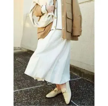 새상품급 미라 오웬 허리밴딩 2사이즈 벌룬 스커트 WHT 1 사이즈 M