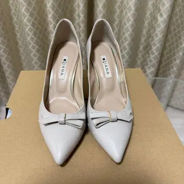 DIANA 리본 포함 베이지 펌프스 23.5