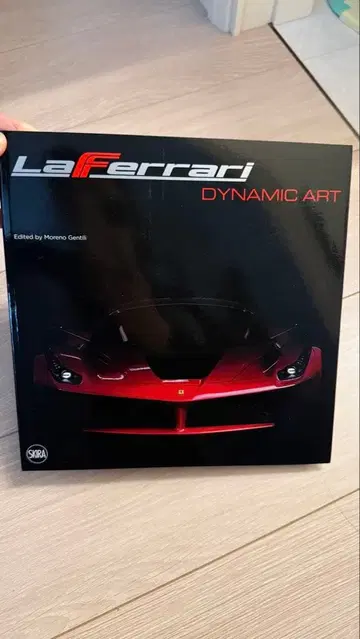 LaFerrari: Dynamic Art