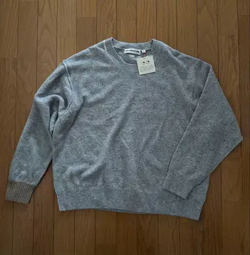 UNIQLO x ANYAHINDMARCH 프리미엄 라무 크루넥 스웨터