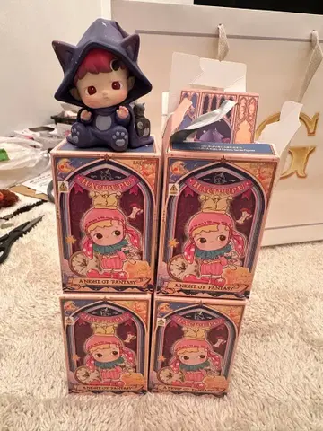 POPMART HACIPUPU 피규어 4개 세트