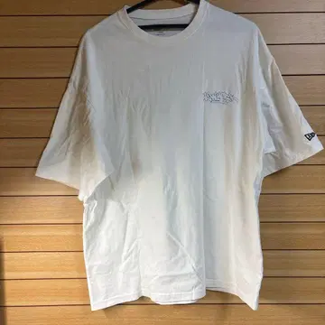 NEW ERA 빅 실루엣 T셔츠