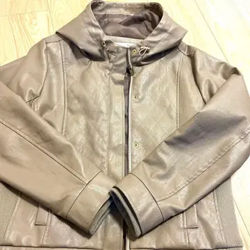 부즈루드 베이지 퀼팅 자켓