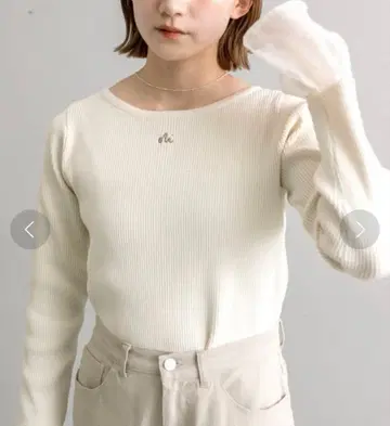 mline 소매 튤 절개 니트 상의 미스틱 니트