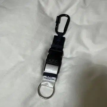 A.P.C. 카라비너 포함 키링