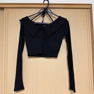 리브 블랙 긴팔 상의 카라 부착 쿠로사키 미사 콜라보 eatme