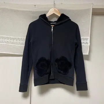 MARY QUANT 마리콴트 마리쿠아 꽃무늬 보아 맨투맨