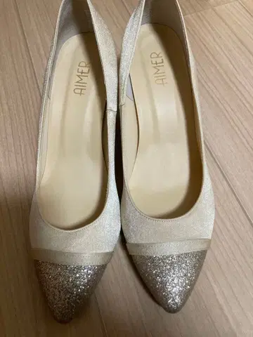 AIMER 아이보리 글리터 펌프스