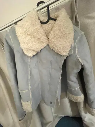 무스탕 코트 라이트 블루 숏 기장