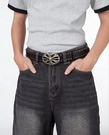 스터드 장식 블랙 벨트