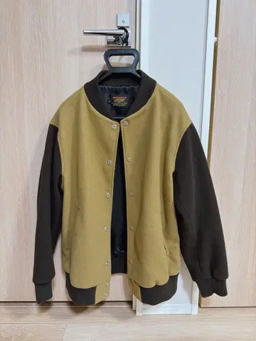 SKOOKUM 레터맨 바시티 자켓 브라운