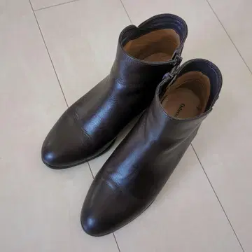 오데뜨 앤 오딜 숏부츠