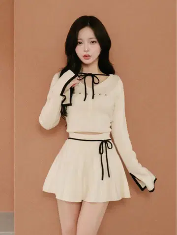 허리 오픈 리본 디자인 니트 미니 원피스