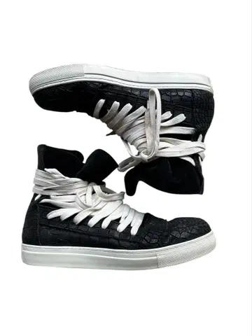 'krisvanassche' crocodile hi cut sneaker