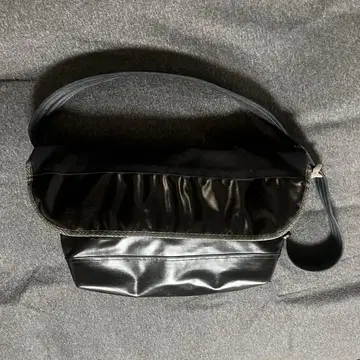 블랙 합성 피혁 메신저 백