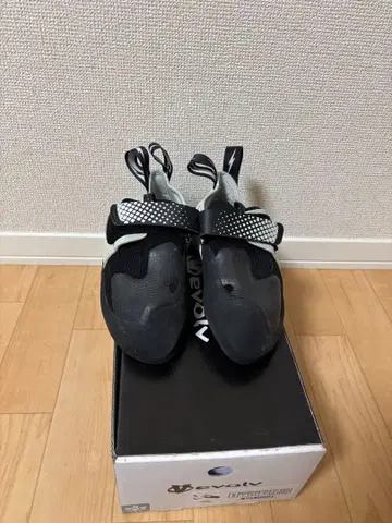 이볼브 클라이밍 신발 블랙/화이트