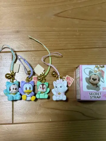 설날 시크릿 스트랩 미키, 도날드, 데일, 마리 4개 세트