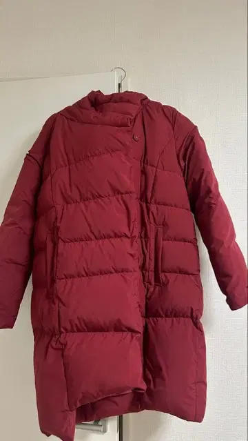 SLY HOT SAUCE 버건디 다운 자켓