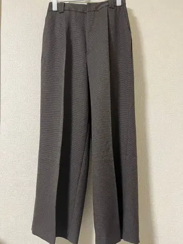 로트레아몽 센터 프레스 스트레이트 팬츠 사이즈 40 새상품급