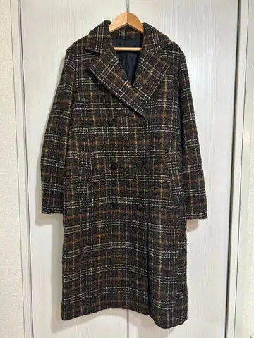 체크 무늬 더블 브레스트 롱 코트