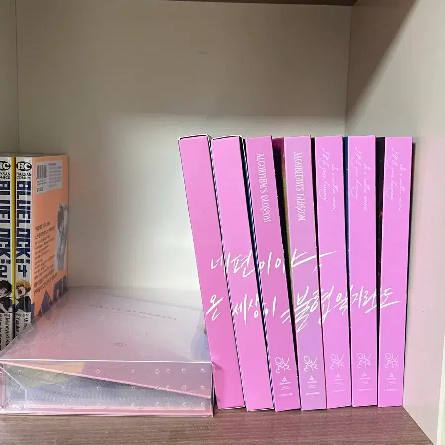 QWER | 큐더블유이알 QWER Lockation Diorama (Limited Edition