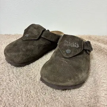 [ BIRKENSTOCK ] 다크 브라운 샌들 스웨이드 23cm
