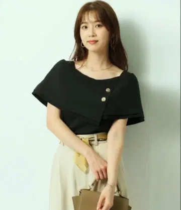 저스길리티 JUSGLITTY 케이프풍 블라우스