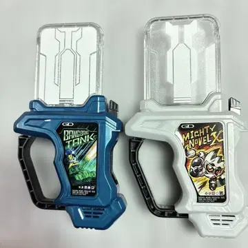 가면라이더 이그제이드 마이티 노벨X 가샤트, 방방 탱크 가샤트