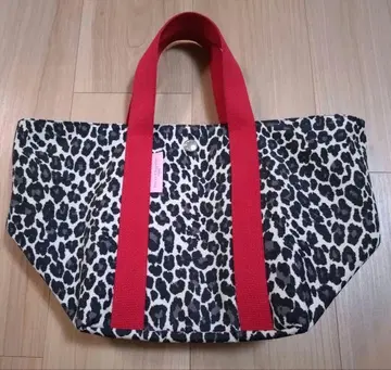 에르베샤 펠리에 1707F 팬서 블랑 x 파프리카 핑크 택 싱가포르